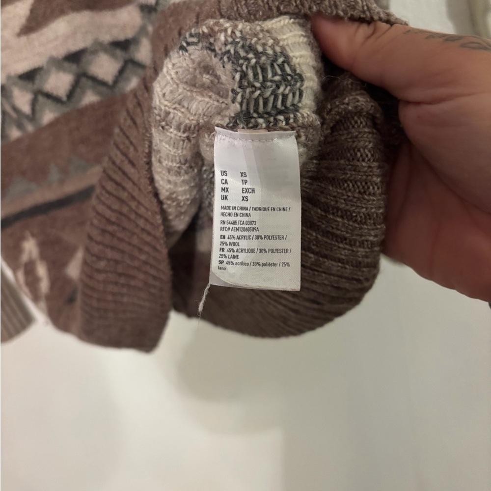 American Eagle | Women's Beige Patterned Sweater | Size XS - Picture 6 of 8
